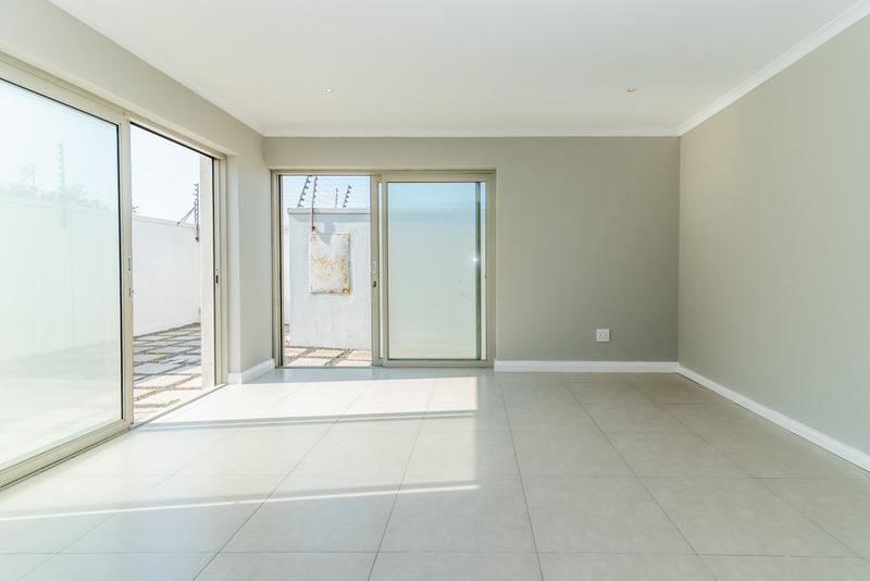 To Let 2 Bedroom Property for Rent in Muizenberg Western Cape